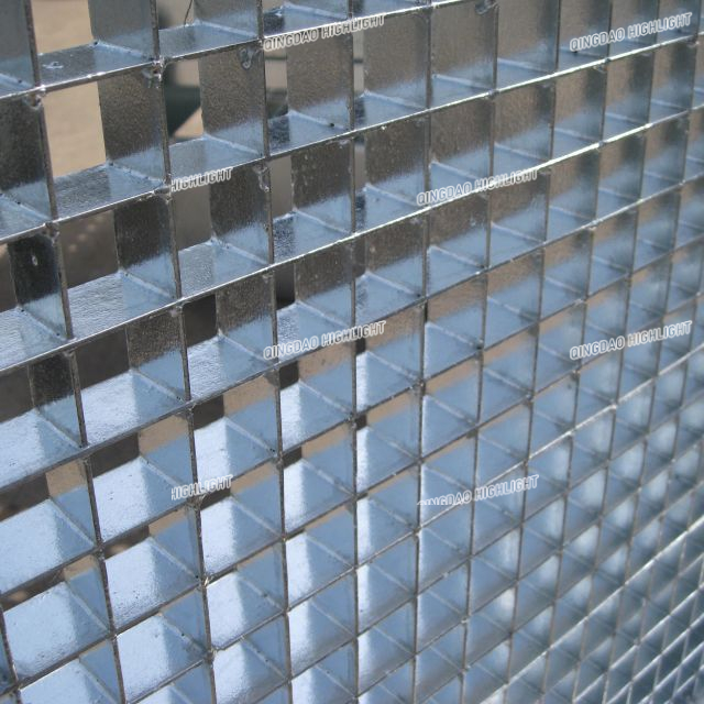 Grille verrouillée sous pression 